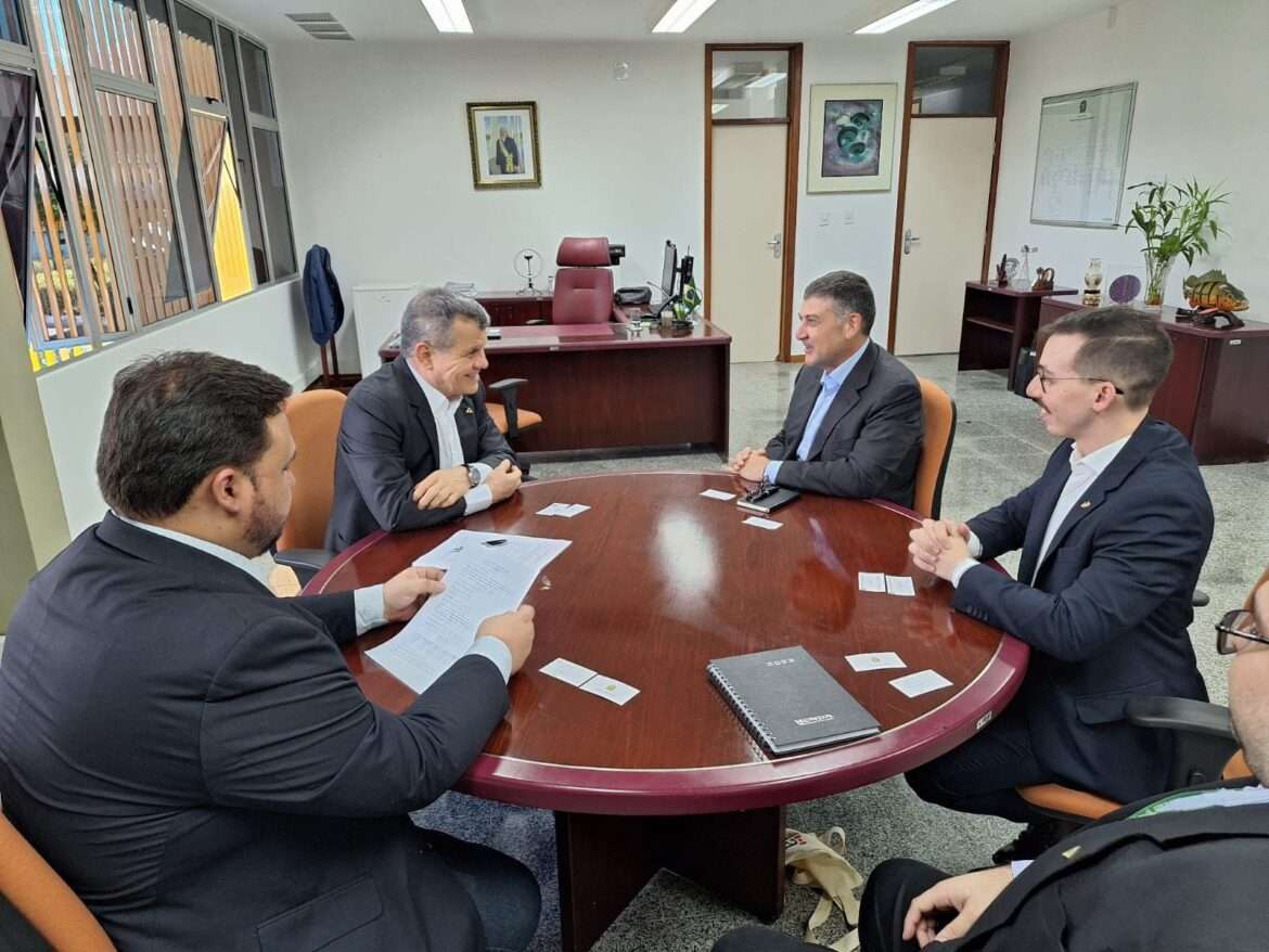 Cônsul canadense visita a Suframa e demonstra interesse do país em investir no Brasil