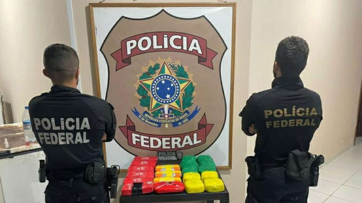 PF encontra mais de 20kg de cocaína em barco de passageiros no Amazonas