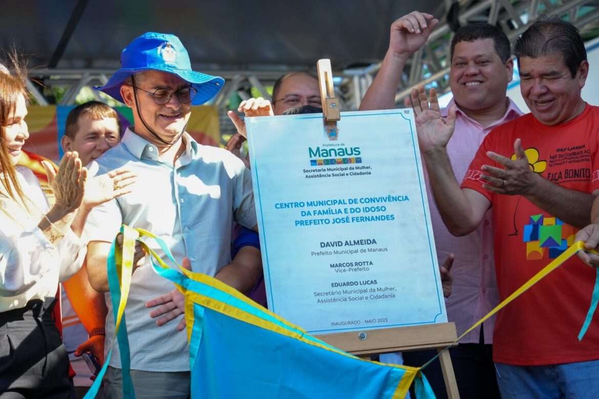 Prefeito inaugura primeiro Centro de Convivência da Família e do Idoso na zona Leste de Manaus