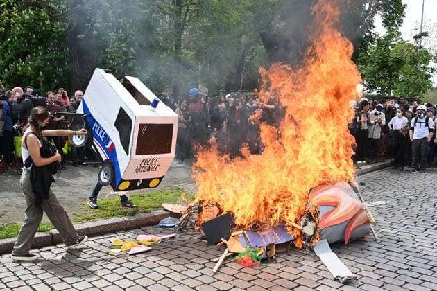 Bombas de gás, fogo e barulho de panelas: França enfrenta novos protestos no Dia do Trabalhador