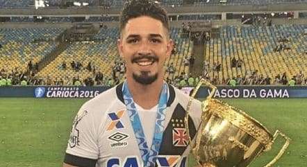 Kadu Fernandes, ex-jogador do Vasco, morre aos 28 anos em acidente de carro no Rio