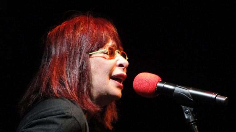 Comissão de Cultura faz homenagem à cantora Rita Lee