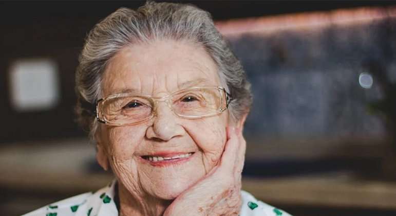 Palmirinha Onofre morre, aos 91 anos, em decorrência de problemas renais crônicos