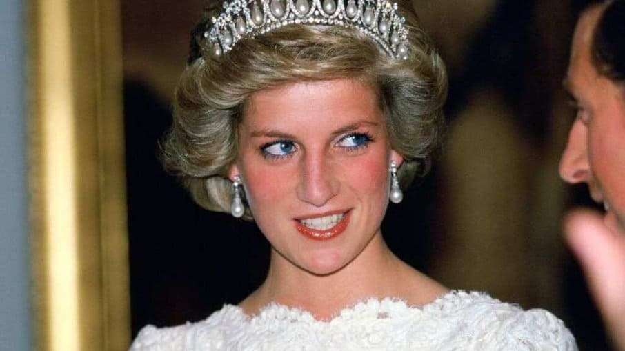 Princesa Diana é aclamada nas redes durante coroação de rei Charles 3º