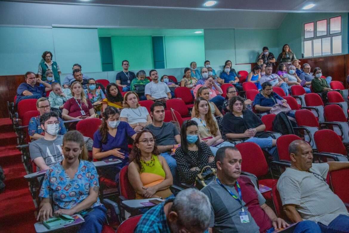 Médicos da rede municipal de saúde participam de capacitação sobre doenças de pele