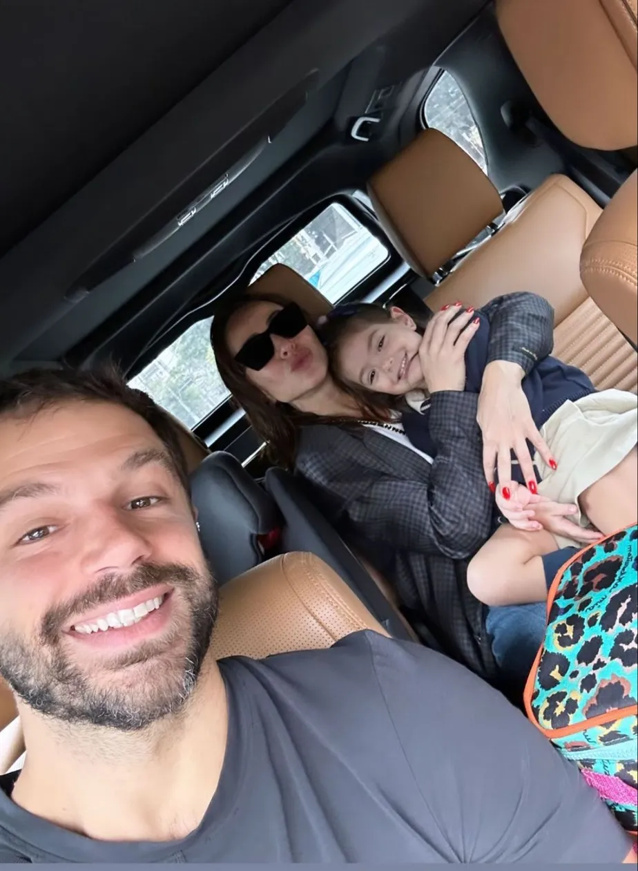 Sabrina Sato posta foto em família com Duda Nagle e a filha, Zoe