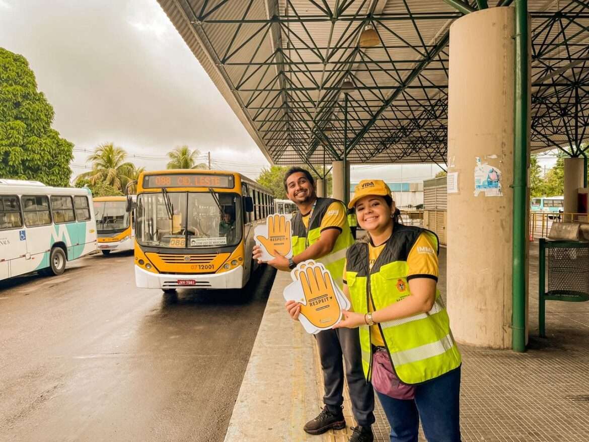 Prefeitura de Manaus promove ação educativa de trânsito no Terminal 5