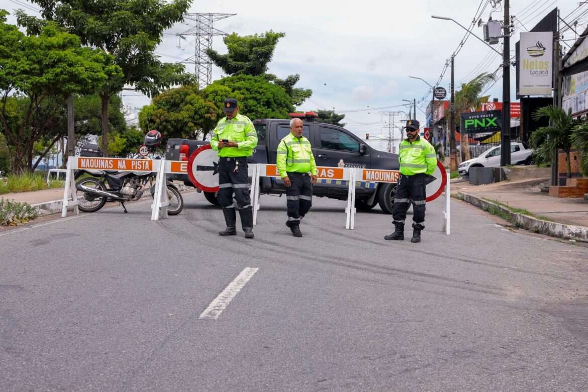 Prefeitura de Manaus interdita rua Barão do Rio Negro para iniciar construção de complexo viário na avenida Governador José Lindoso