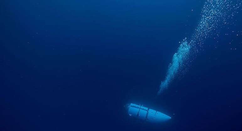 Embarcação pode ter sofrido uma 'implosão instantânea', o que teria ocasionado a morte das cinco pessoas a bordo