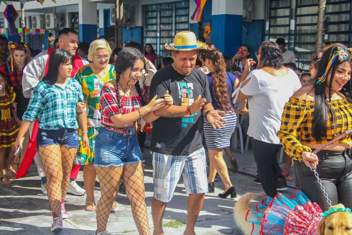 ‘Festival Junino’ encerra primeiro semestre de atividades do CMEE André Vidal da Prefeitura de Manaus