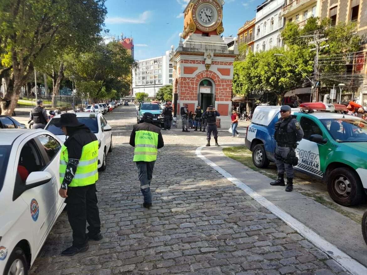 Serviços de transporte são fiscalizados pela Prefeitura de Manaus no Centro