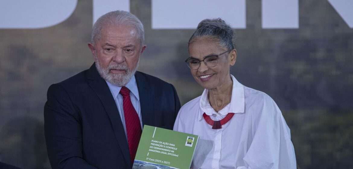 Após desgaste com Marina, Lula assina plano contra desmatamento na Amazônia