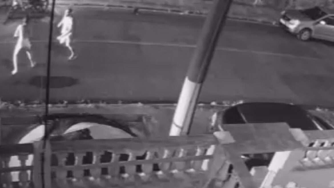 Mulher é esfaqueada por ex- companheiro após tentativa de atropelamento ( veja o vídeo )