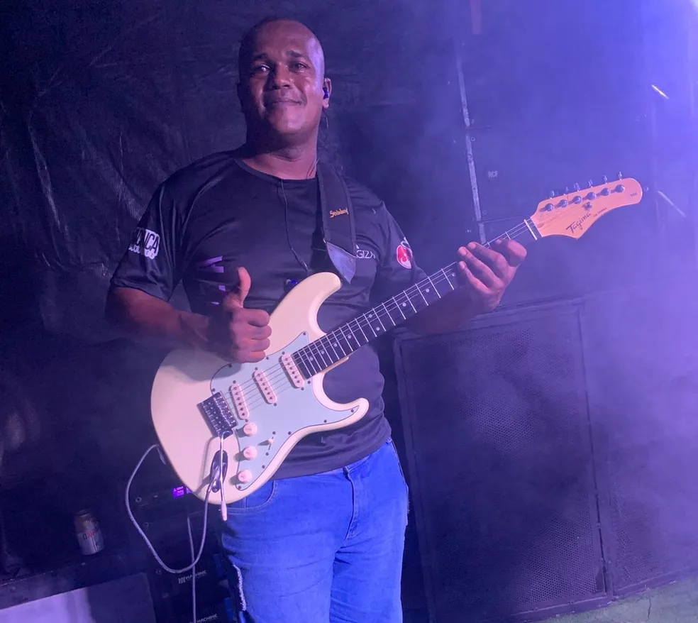 Guitarrista da cantora Adalgiza é morto a tiros em Sergipe