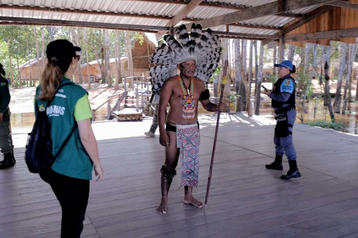 Amazonastur e Ministério do Turismo realizam ação integrada no Lago do Janauari e no Porto de Manaus