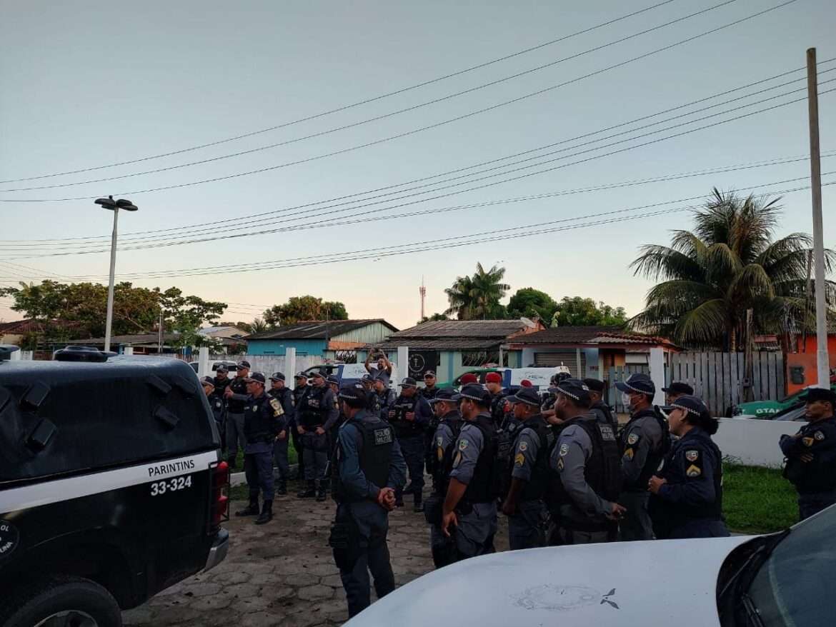 Polícias desarticulam organização criminosa voltada ao tráfico de drogas e armas de fogo, em Parintins