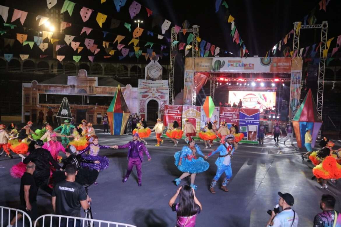 Primeira noite de apresentações do 65º Festival Folclórico do Amazonas reúne nove mil pessoas
