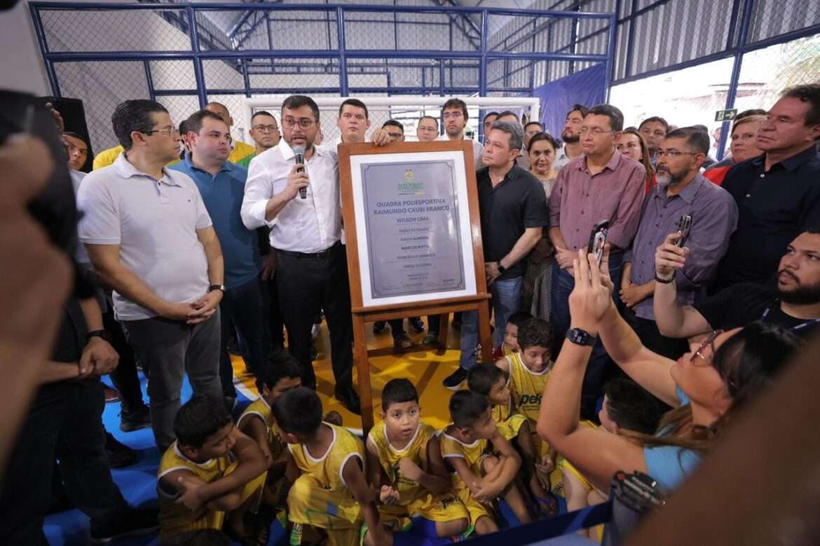 A nova estrutura conta com quadra poliesportiva, arquibancadas e área de convivência para os moradores da área