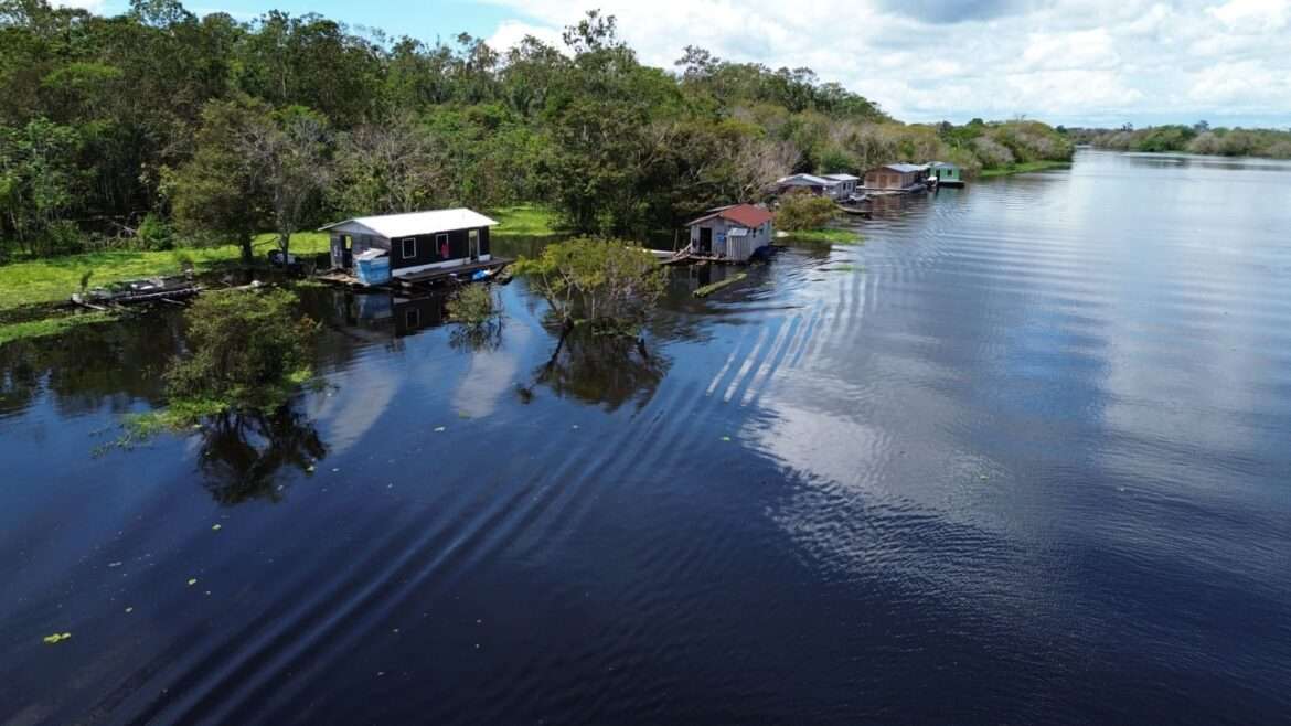 Programa "Mais Luz para a Amazônia" gera renda em comunidade isolada