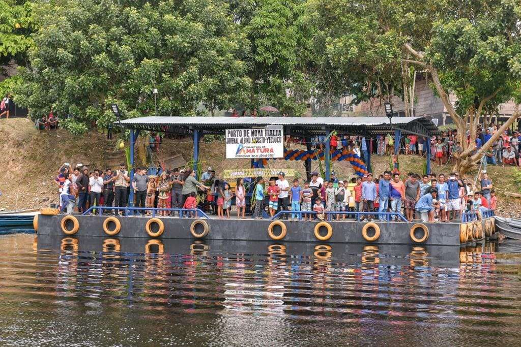 Governo do Amazonas entrega terminal flutuante a comunidade indígena de Amaturá