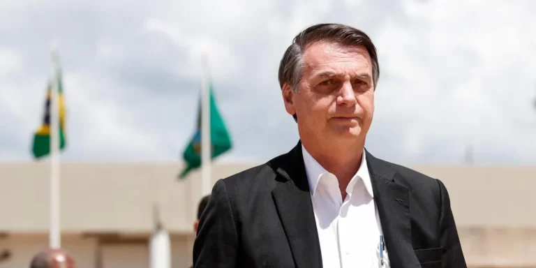 PGR denuncia Bolsonaro por tentativa de golpe de Estado