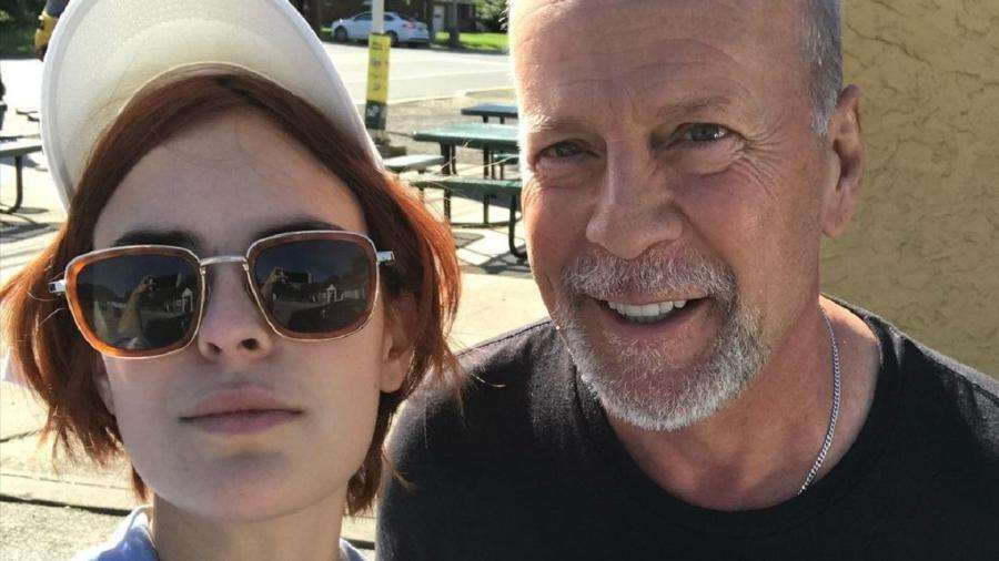 'Ele ainda sabe quem eu sou', diz filha de Bruce Willis, diagnosticado com demência