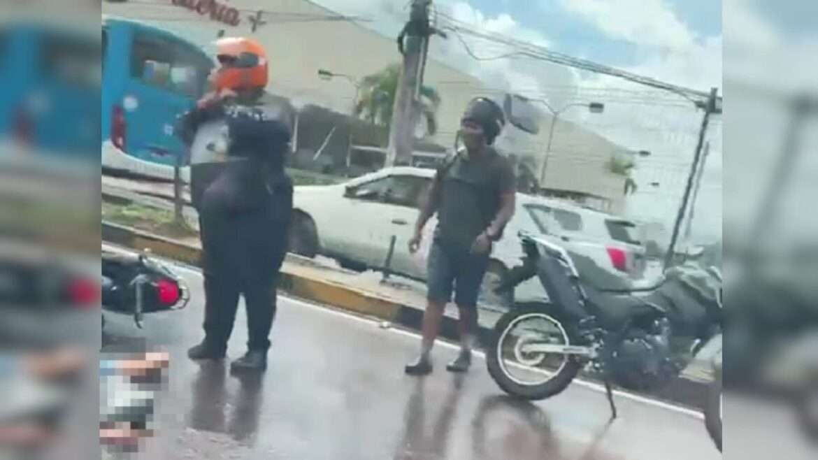 Mulher cai da moto e é atropelada por ônibus na chapada