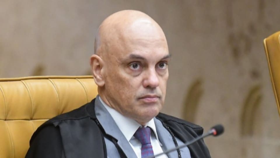 Moraes autoriza quebra de sigilos bancário e fiscal de Jair Bolsonaro, Michelle e Mauro Cid