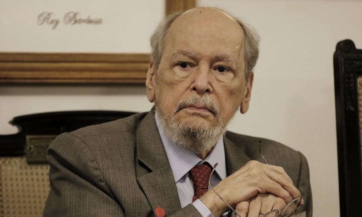 Ex-ministro do STF Sepúlveda Pertence morre em Brasília neste domingo (2)