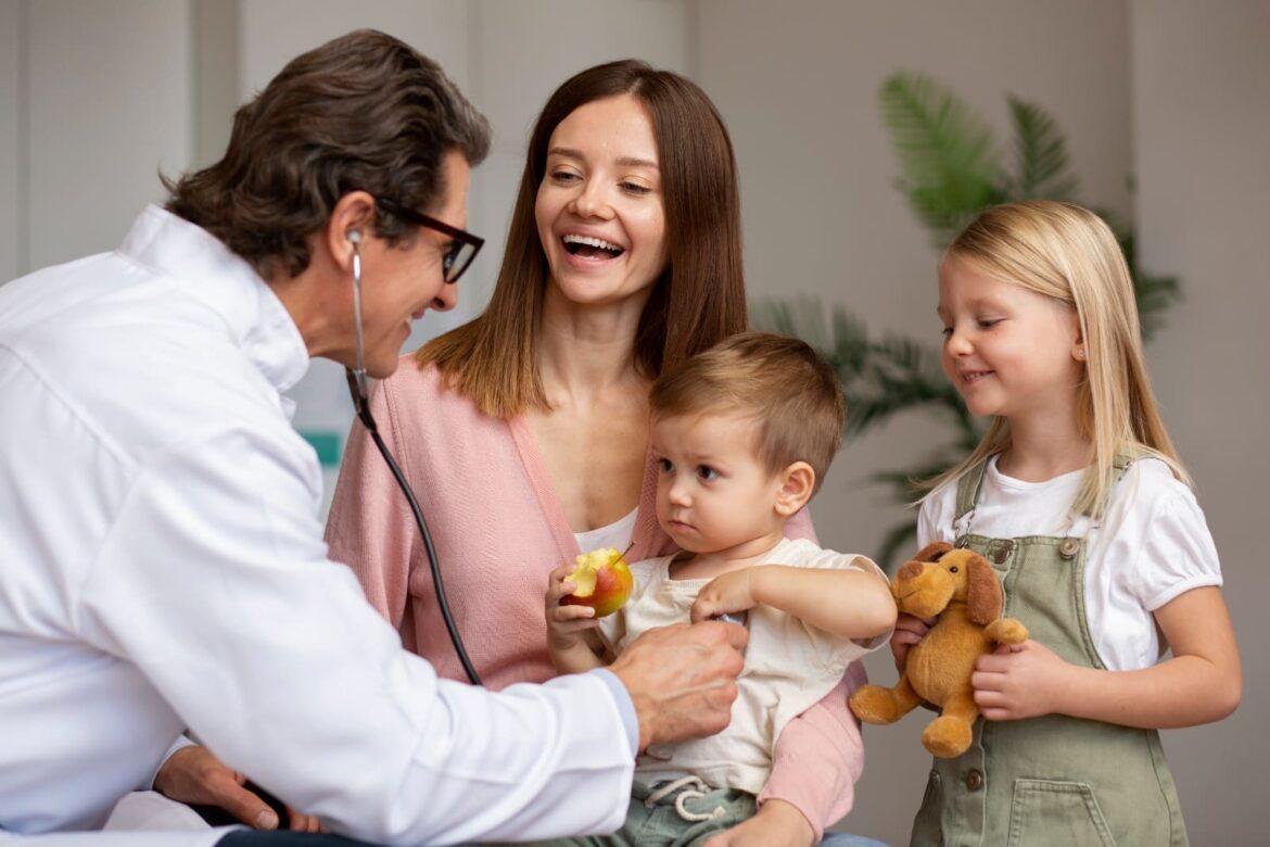 Saiba a importância do check-up pediátrico durante o período das férias escolares