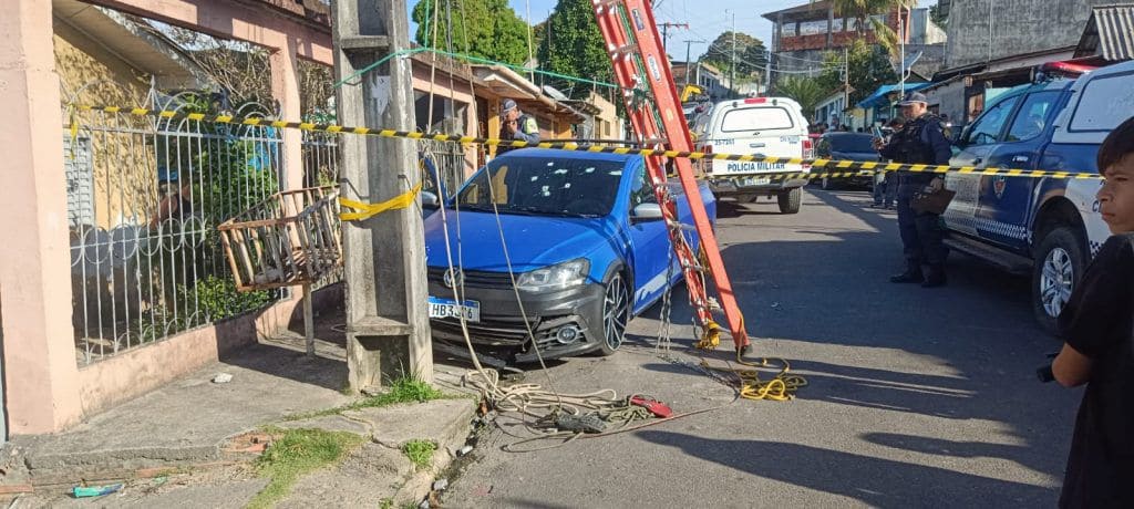 Mecânico é executado a tiros dentro de carro