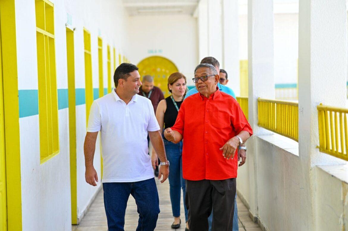 Caio André faz visita e ouve demandas de projeto social no bairro Mauazinho
