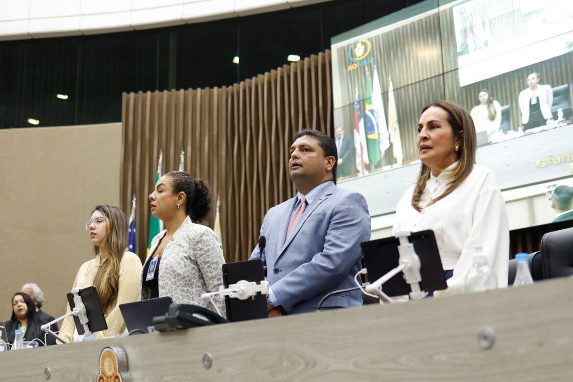 Vereadores de Manaus retornam do recesso parlamentar utilizando nova tecnologia nas sessões plenárias