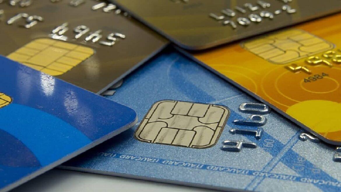 Taxa de juros do cartão de crédito vai "cair muito", diz Haddad