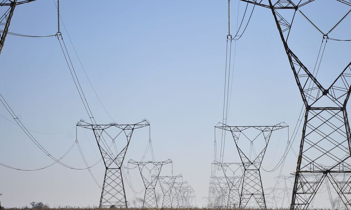 Ministério de Minas e Energia confirma que energia foi restabelecida em todo o país