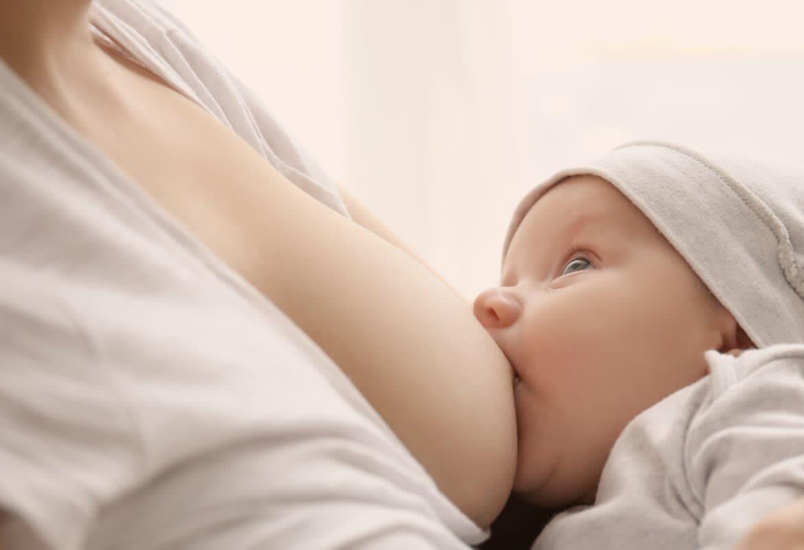 Aleitamento materno reduz riscos de infecções na infância em até 70%, destaca Segeam