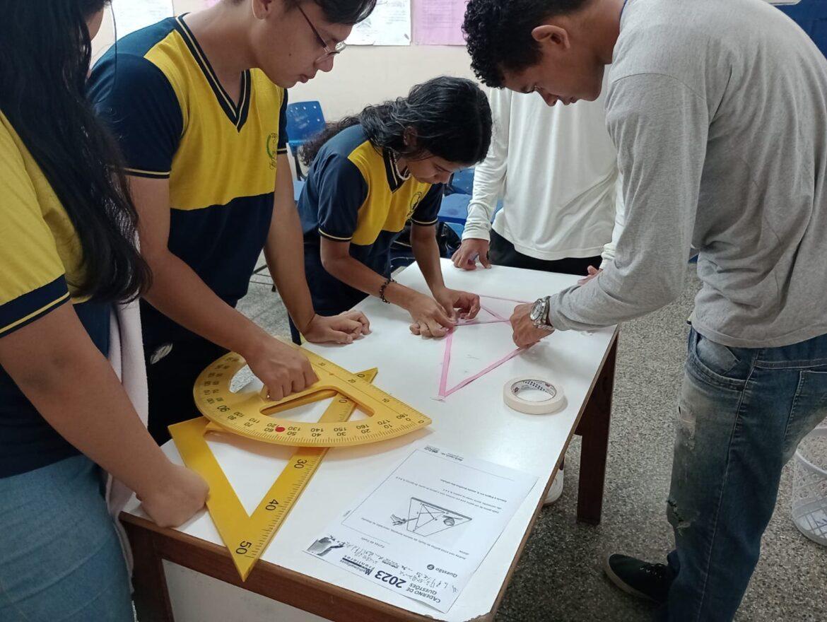 Estudantes da rede estadual ganham medalha de ouro em competição internacional de Matemática