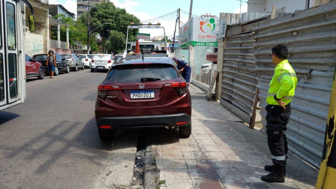 Prefeitura intensifica fiscalização no Centro para garantir corredores livres e coibir estacionamentos irregulares