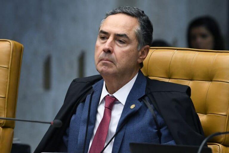 Barroso nega impedimento de Moraes, Zanin e Dino para julgar Bolsonaro