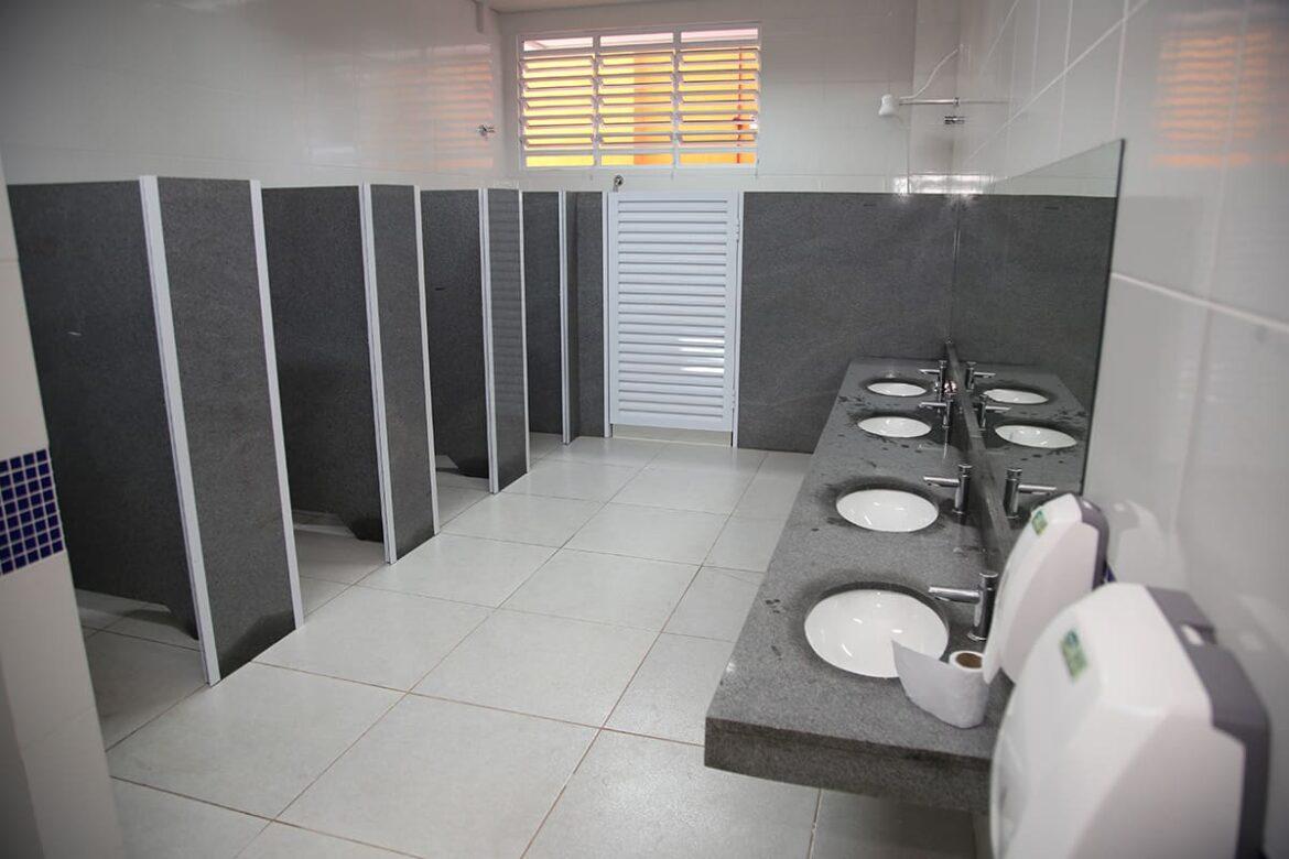 Governo repudia mentiras sobre banheiros unissex nas escolas