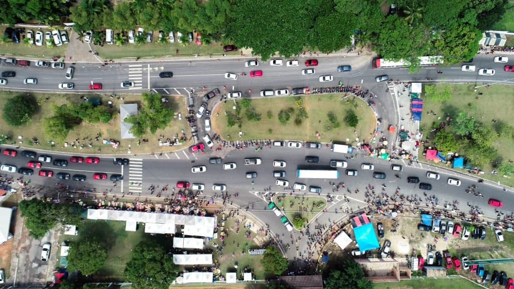 Manaus reforça linhas de ônibus e muda trânsito no Dia de Finados