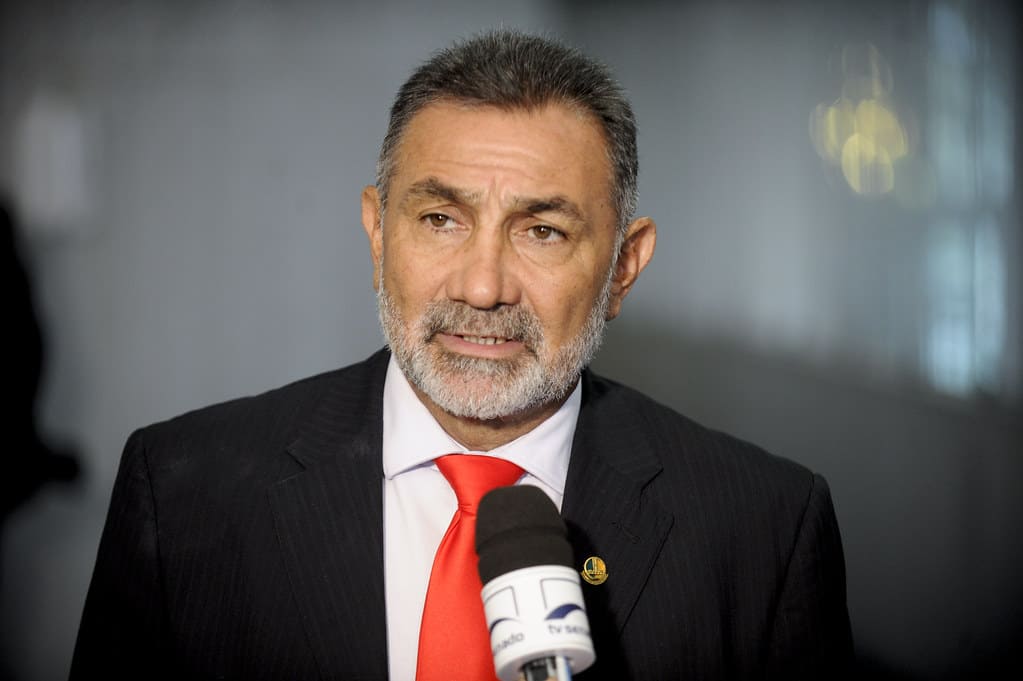 Ex-senador Telmário Mota, de Roraima, é preso pela PM em Goiás