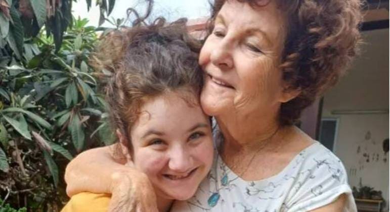 Menina autista de 12 anos, fã de Harry Potter, foi assassinada pelo Hamas junto com sua avó
