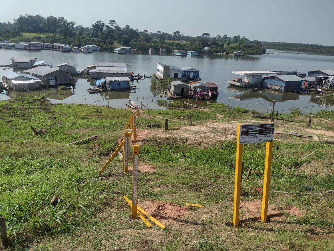 Defesa Civil do Amazonas instala réguas para o monitoramento de rios em Carauari