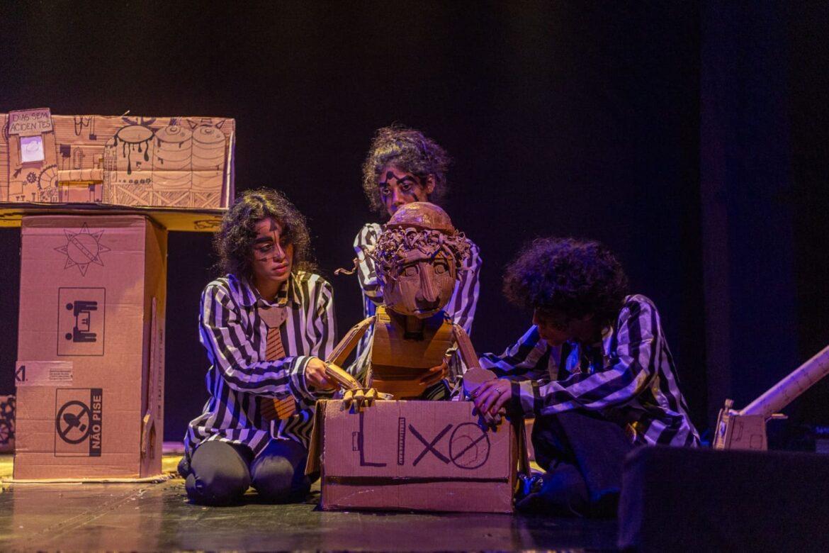 Fim de semana com espetáculos gratuitos nos teatros de Manaus