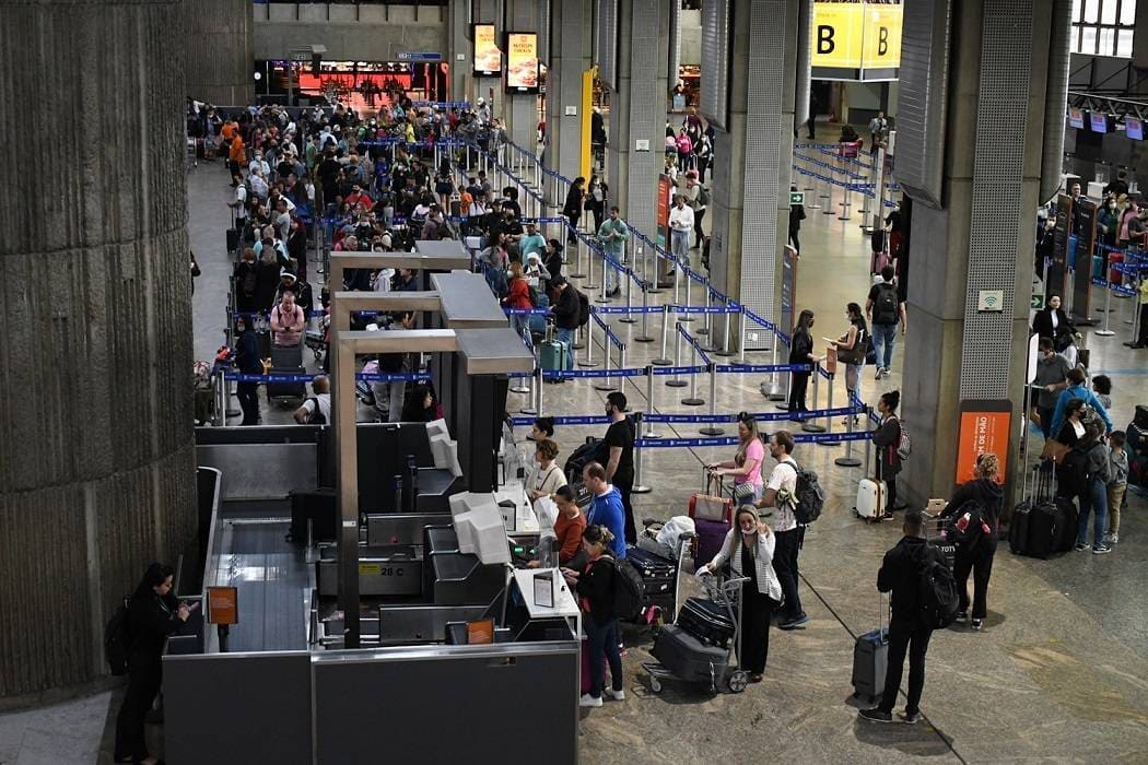 Controladores de voo iniciam greve que pode afetar grandes aeroportos a partir de hoje