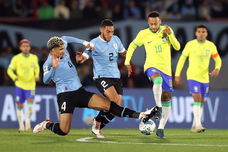 Brasil perde por 2 a 0 para o Uruguai