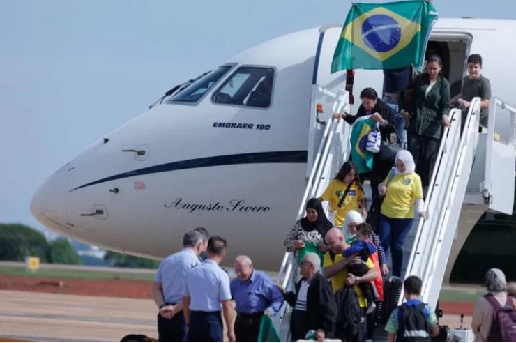 Brasil já resgatou 1.445 pessoas e 53 pets desde início do conflito entre Israel e Hamas