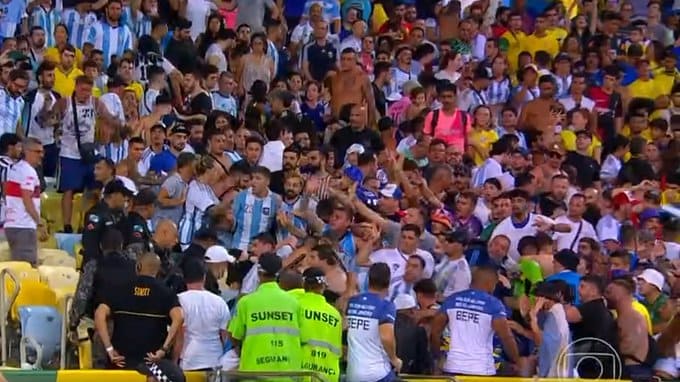 Pancadaria generalizada marca o jogo entre Brasil e Argentina no Maracanã
