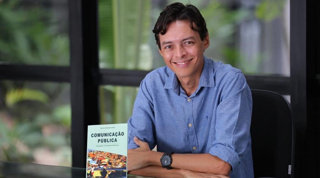 ‘Comunicação pública na Amazônia manauara’ é tema de livro lançado por jornalista e professor